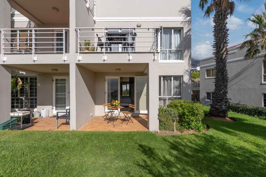 1 Bedroom Property for Sale in Vredehoek Western Cape